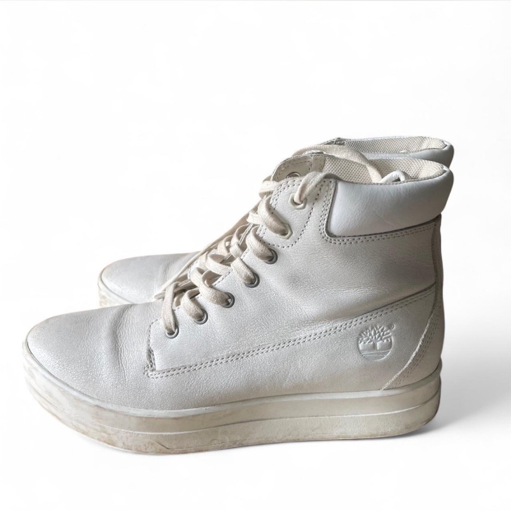 Timberland Off-White Leather High-Tops size 9